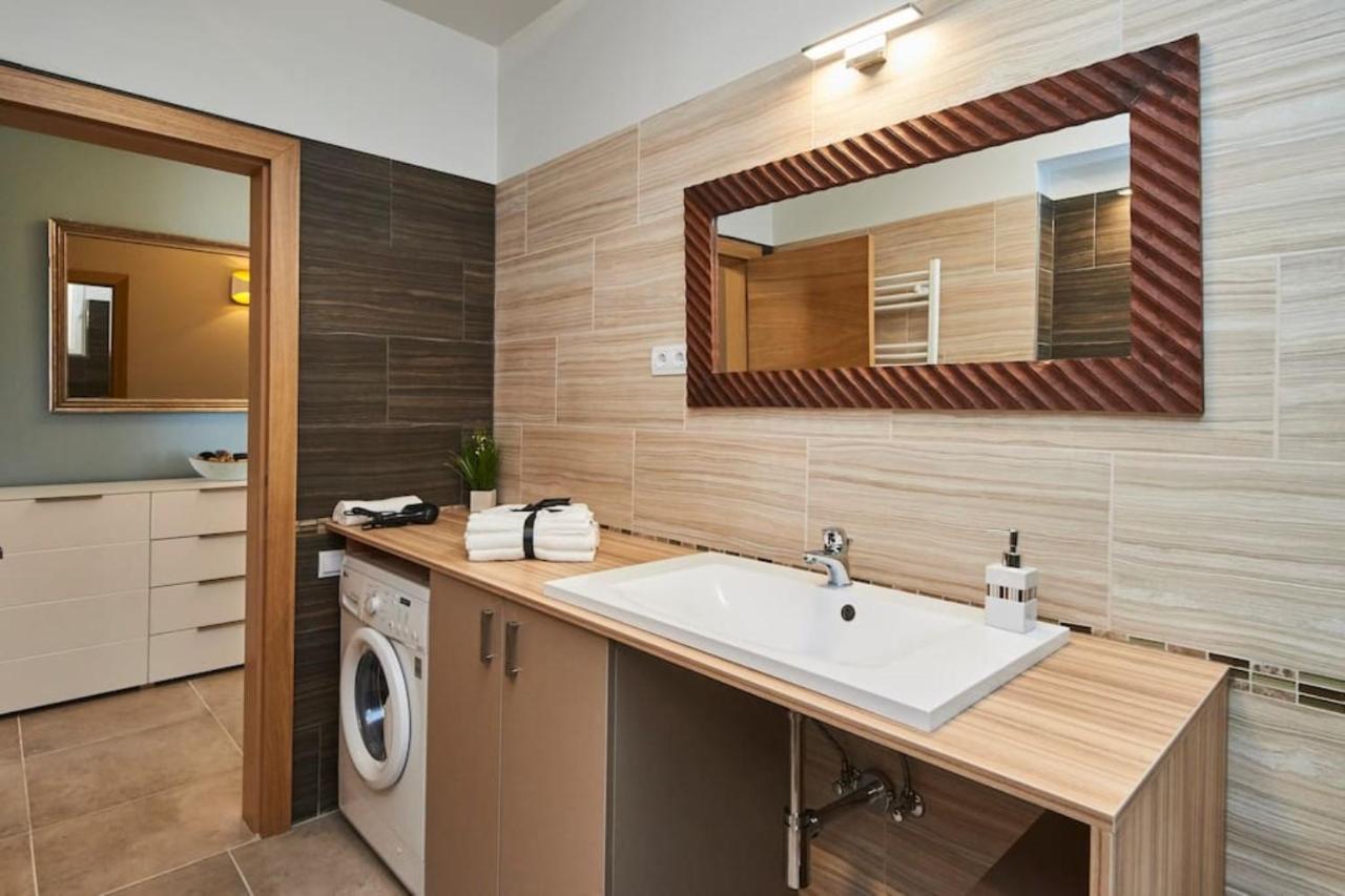 Orangehomes Fantastic 3 Bedrooms Apartment Dohany Street 부다페스트 외부 사진